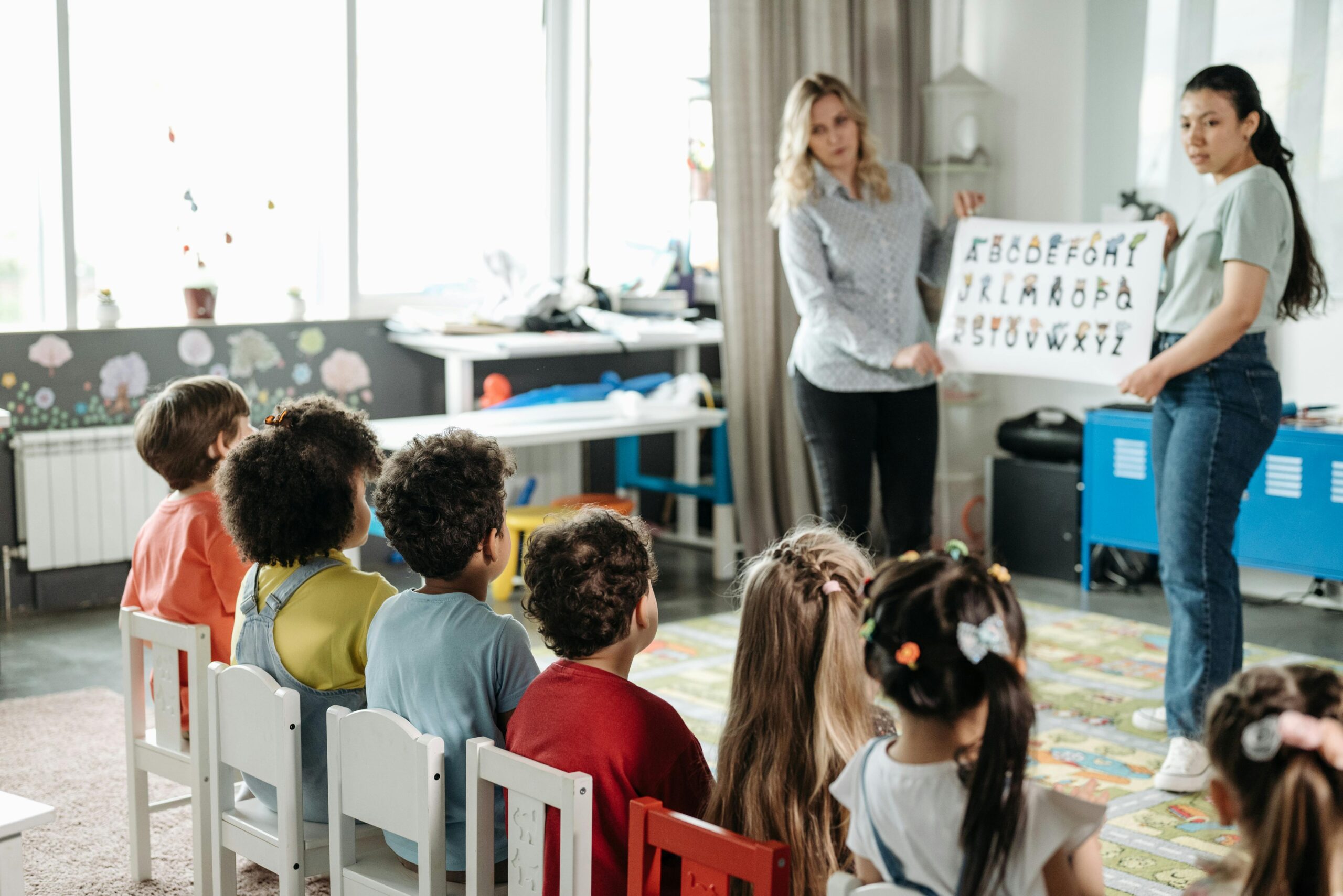 how to become a preschool teacher